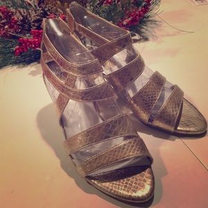 Holiday kitten heel shoe